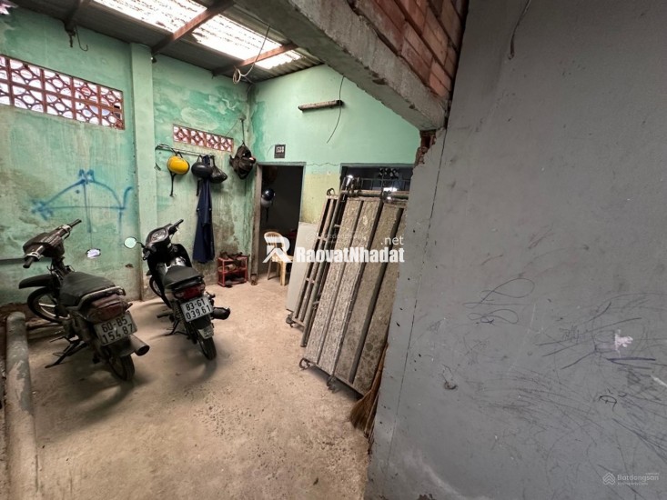 Bán nhà cũ - bán đất tặng nhà. 210m2 - - đường Linh Đông - hẻm xe hơi tới cửa - ngang 8m