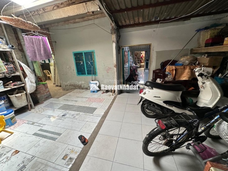 Bán nhà cũ - bán đất tặng nhà. 210m2 - - đường Linh Đông - hẻm xe hơi tới cửa - ngang 8m