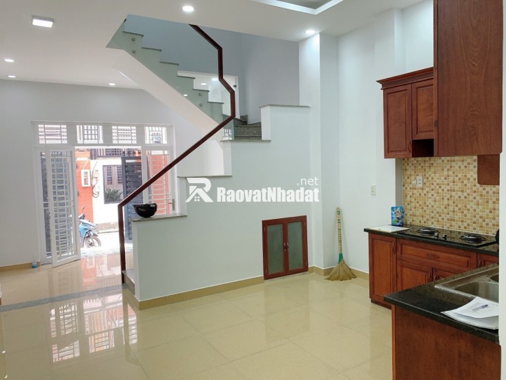 6,5 tỷ nhà 55m2, 3 tầng hẻm xe hơi đậu cửa sát QL13, tiềm năng ra mặt tiền