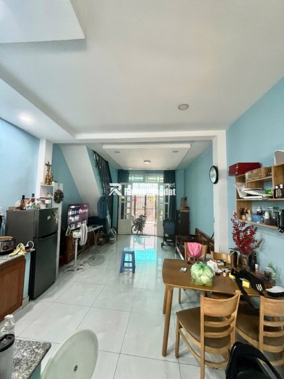 Bán nhà 4x14 - hẻm xe hơi tới cửa đường QL13 - sát KDC Hồng Long, đầu hẻm có trường đại học