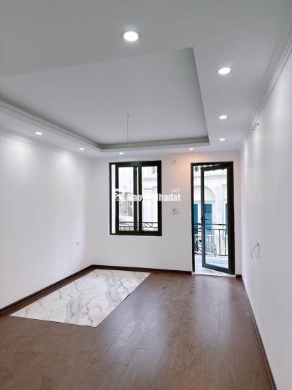 BÁN nhà tt văn hoá nghệ thuật ĐỐNG ĐA- đầu tư hoặc giữ tiền chỉ 10ty TL mạnh