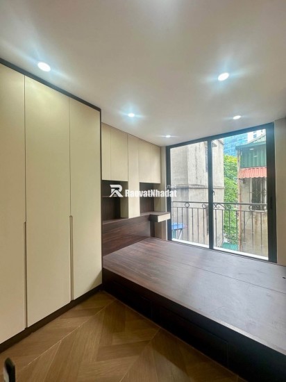 CẦN GẢ VIEW TRIỆU $ GIÁ TIỀN TIỂU HỌC - 6 TẦNG XÂY MỚI - 10M RA MẶT PHỐ