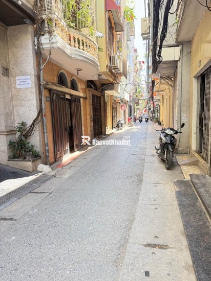 NHÀ NHO NHỎ TRONG CON NGÕ TO TO -25m2 CHỈ 4tỷ là ENTER