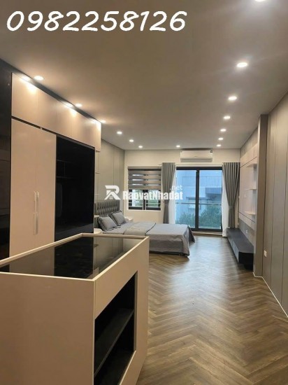 Chính chủ bán nhà đường Thạch Bàn , ô tô tránh , vỉa hè giá 12 tỷ.