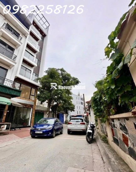 Chính chủ bán nhà đường Thạch Bàn , ô tô tránh , vỉa hè giá 12 tỷ.