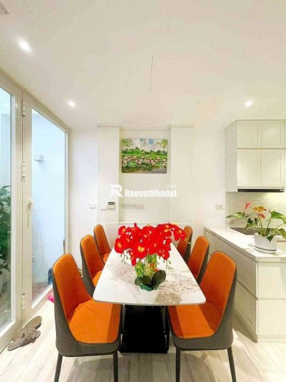 TRUNG TÂM BA ĐÌNH- 6 TẦNG THANG MÁY , LÔ GÓC, NHÀ MỚI ĐẸP