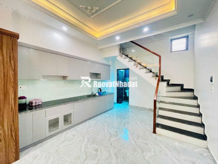 Mặt đường Trần Nguyên Hãn vị trí đẹp lô góc thoáng