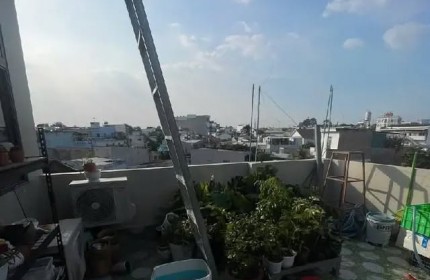 NHÀ 4 TẦNG 