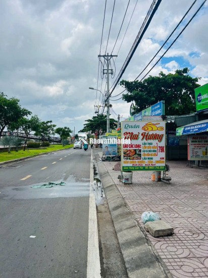 * CHỦ GẤP BÁN GIÁ CHÀO CÒN NHỈNH 9 TỶ. 

 NHÀ MẶT TIỀN PHÚ ĐỊNH ( 134m2 , ngang 6 )