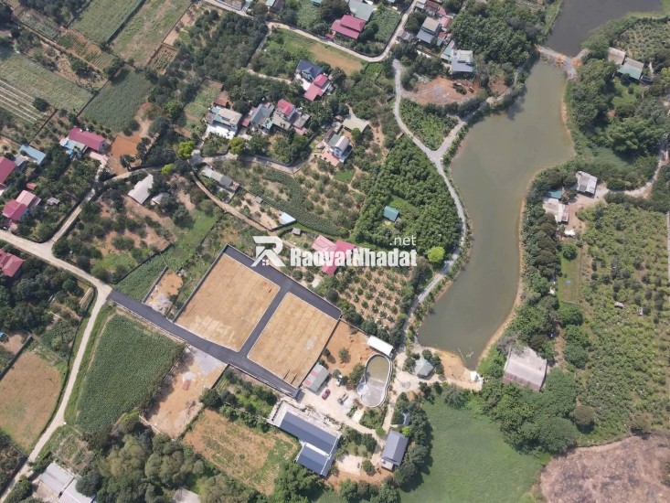 HƠN 300 TRIỆU ĐẤT TRUNG TÂM DU LỊCH LẠC THỦY    Gần Chùa Tiên – Đầm Đa 2 phút đến Cụm CN Phú Thành  3 phút tới khu nghỉ dưỡng Cáp Treo Hương Bình 120ha  5 phút tới Utopia Resort 200ha  Sát Minh Anh Resort