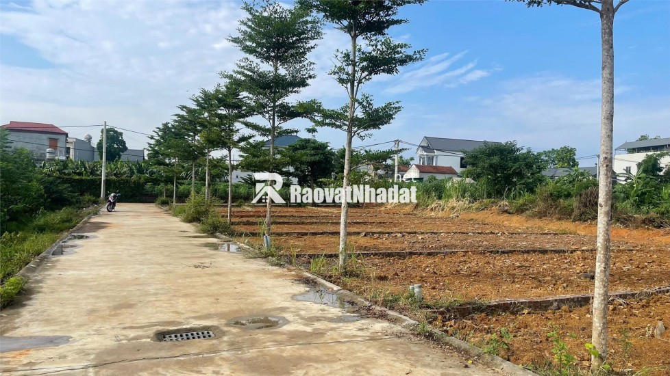 Bán đất làn 2 Phú Cát (Hòa Thạch) 100m2 full thổ, gần đường DH09 giá 2,3 tỷ.