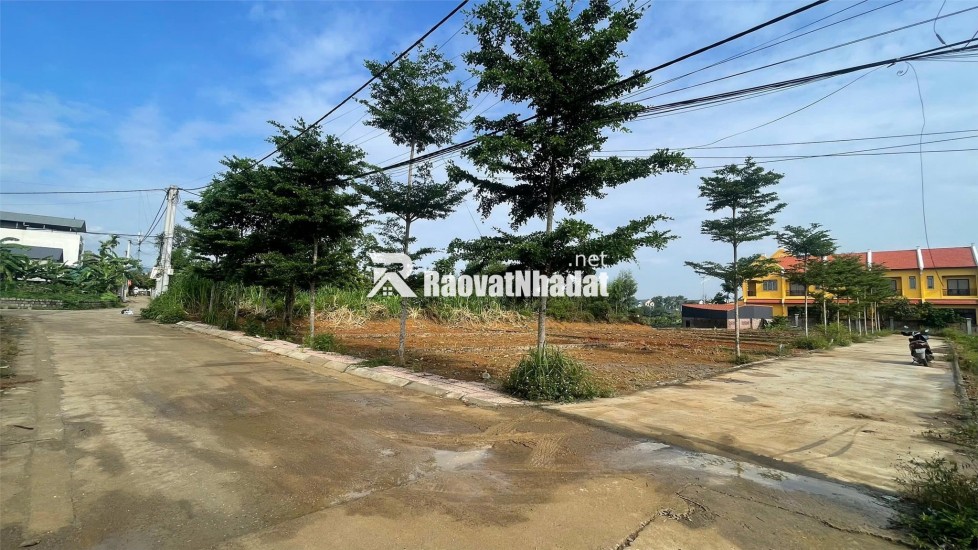 Bán đất làn 2 Phú Cát (Hòa Thạch) 100m2 full thổ, gần đường DH09 giá 2,3 tỷ.