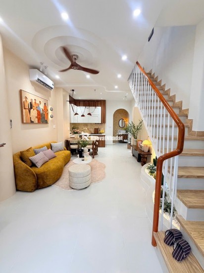 Bán nhà 3 tầng, 44m2 (4x11m), 3PN, đường 26 Tháng 3, Bình Hưng Hòa, giá 6 tỷ. LH: 0789786619