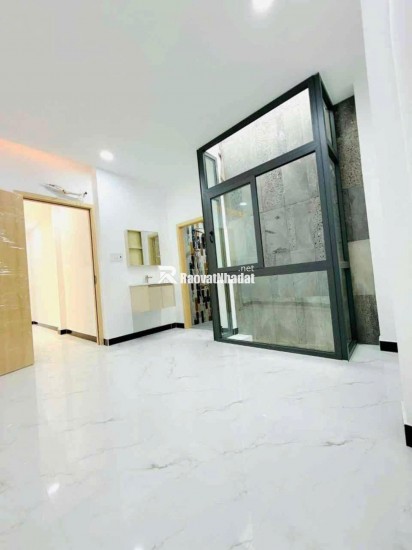 Bán nhà 31m2 đường Âu Dương Lân, P. Chánh Hưng, 2 tầng, 2PN, sổ đỏ chính chủ, giá 3.2 tỷ. LH: 0986066618