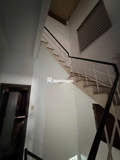 Nhà 3 tầng, kiệt Đống Đa 6m, kiệt rộng thông thoáng có thể kinh doanh, thông ra được đường Lý Tự Trọng, nhiều tiện nghi xung quanh..LH:0923777702 (e An)