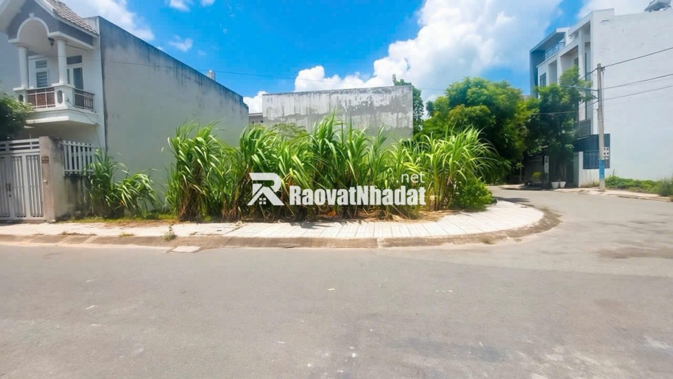 BÁN ĐẤT ĐỨC HOÀ TỈNH TÂY NINH - DT 93,6 M2 - SHR - 2TỶ050TR. LH:0903974577