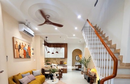 Bán nhà 3 tầng, 44m2 (4x11m), 3PN, đường 26 Tháng 3, Bình Hưng Hòa, giá 6 tỷ. LH: 0789786619